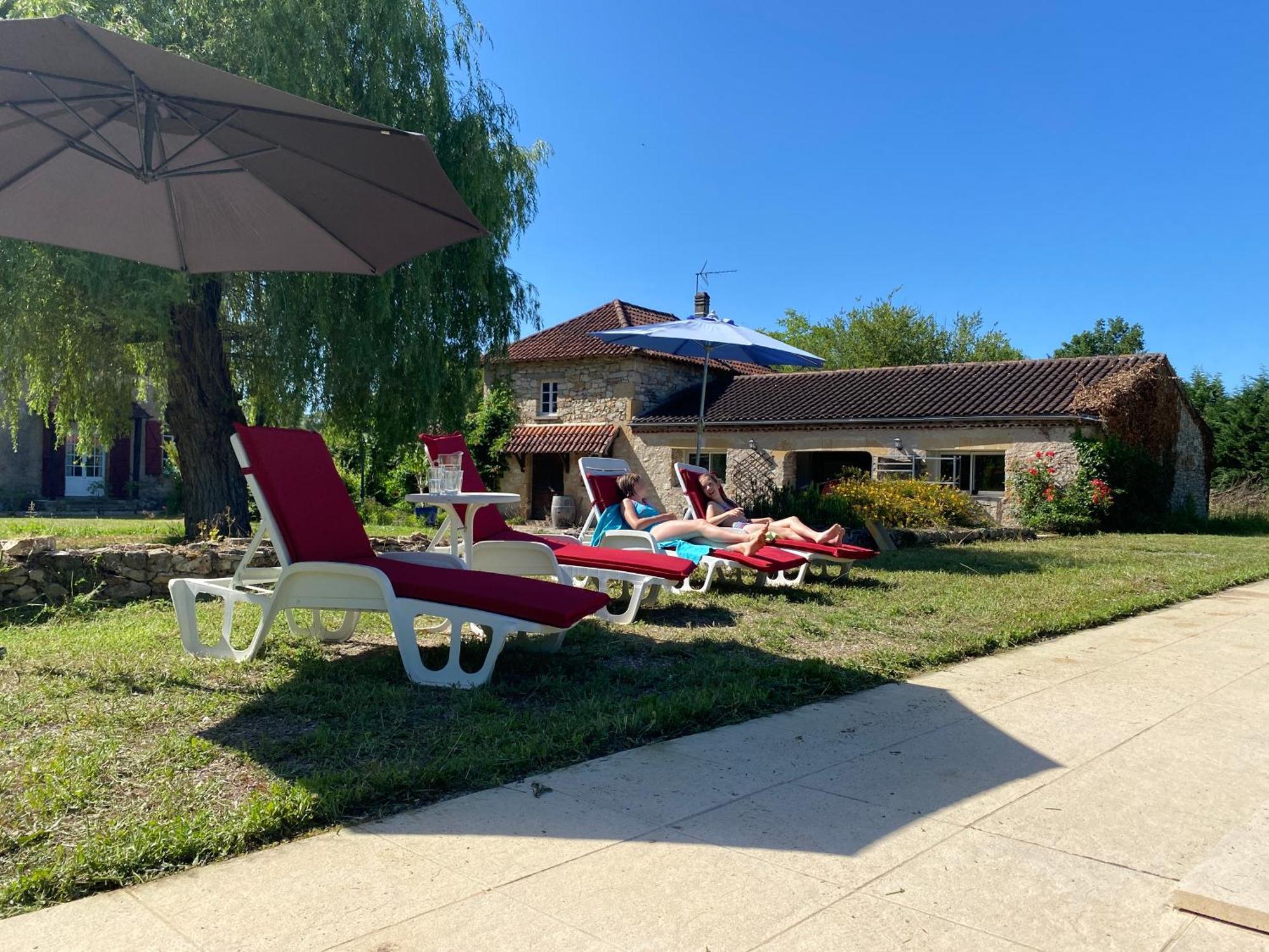 Вилла Sfeervol Vakantiehuis Op Landgoed Aan De Dordogne Prudhomat Экстерьер фото